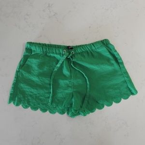 *SOLD* Divided by H&M Scalloped Hem Shorts Size 4